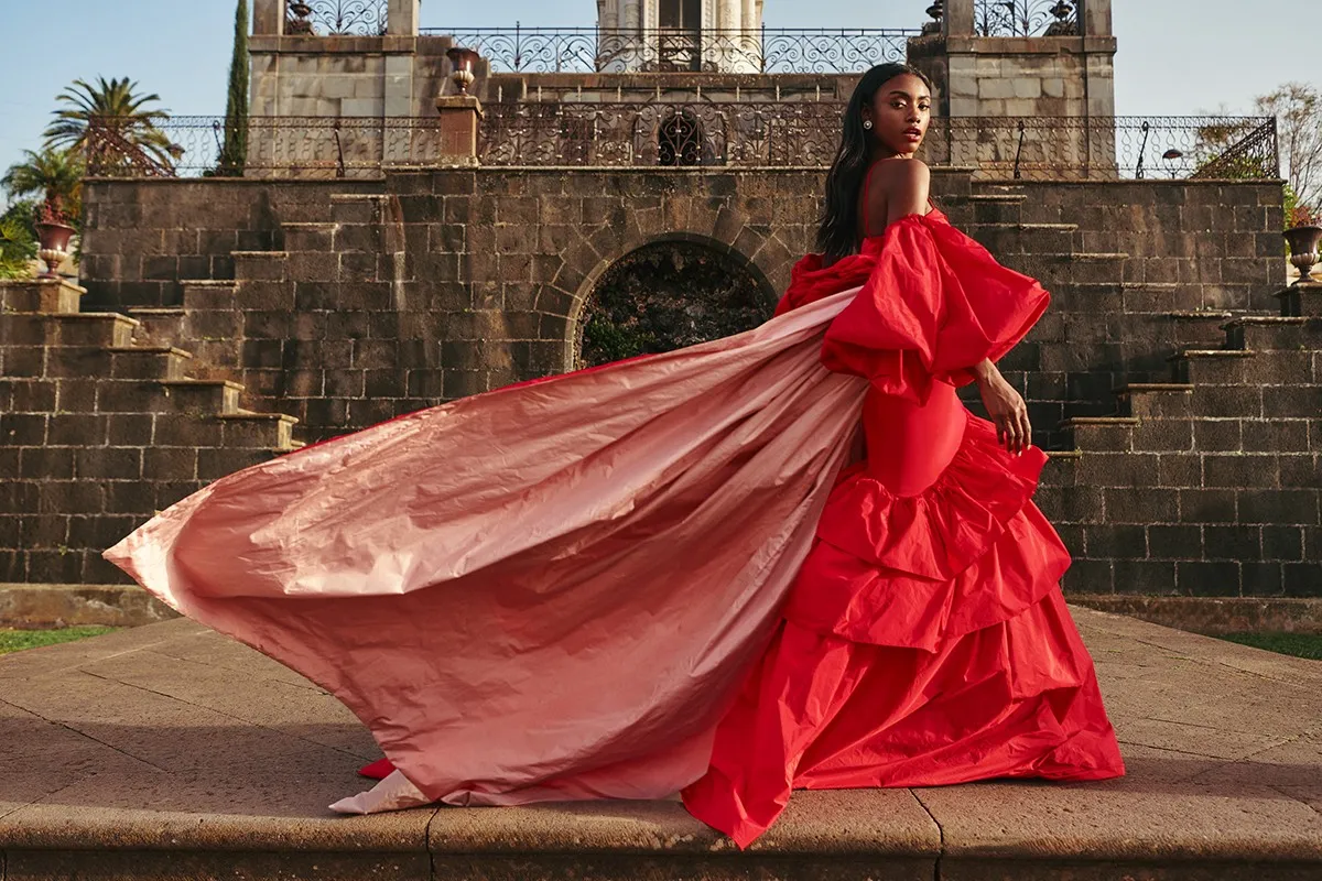 Abrigo edición especial tafetán rojo rosa La Concepción 