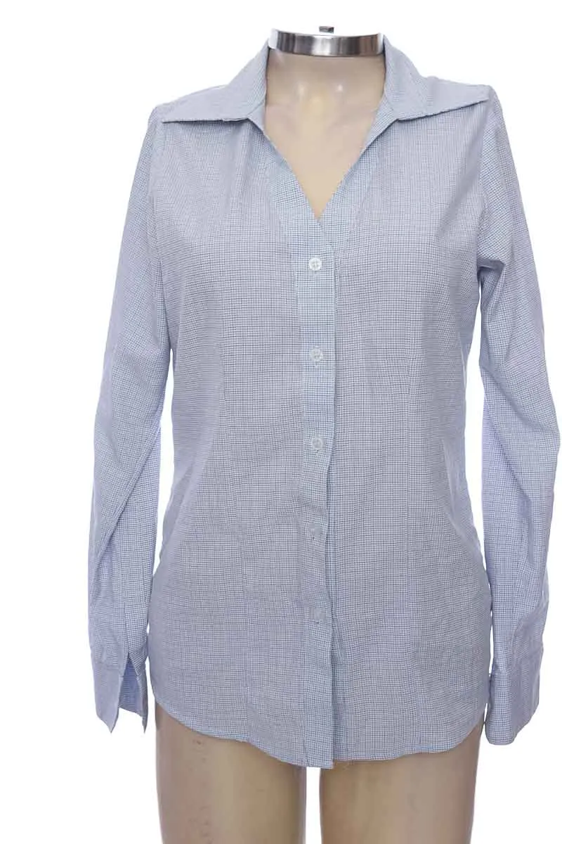 BLUSA COLOR AZUL  CLOSEANDO