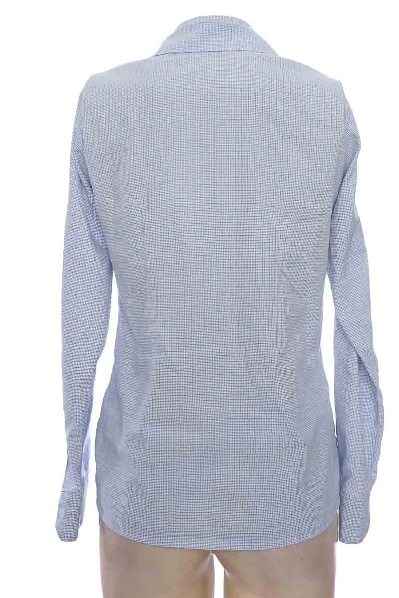 BLUSA COLOR AZUL  CLOSEANDO