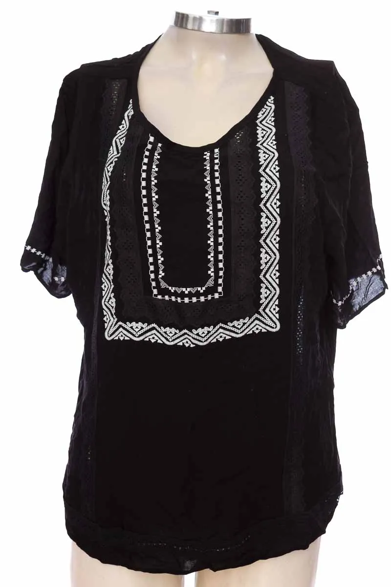BLUSA COLOR NEGRO  KOAJ