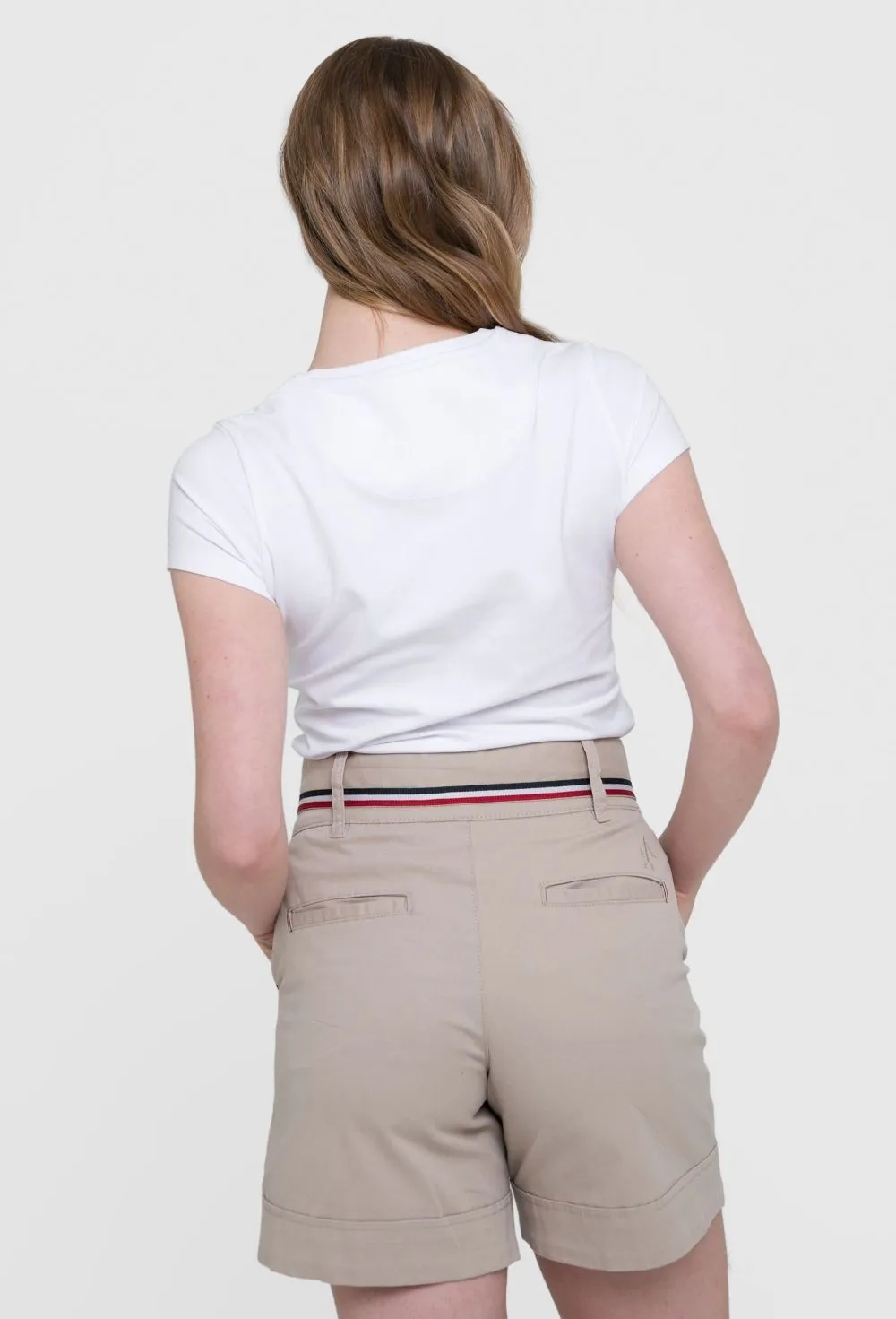 Camiseta blanca modelo corazón