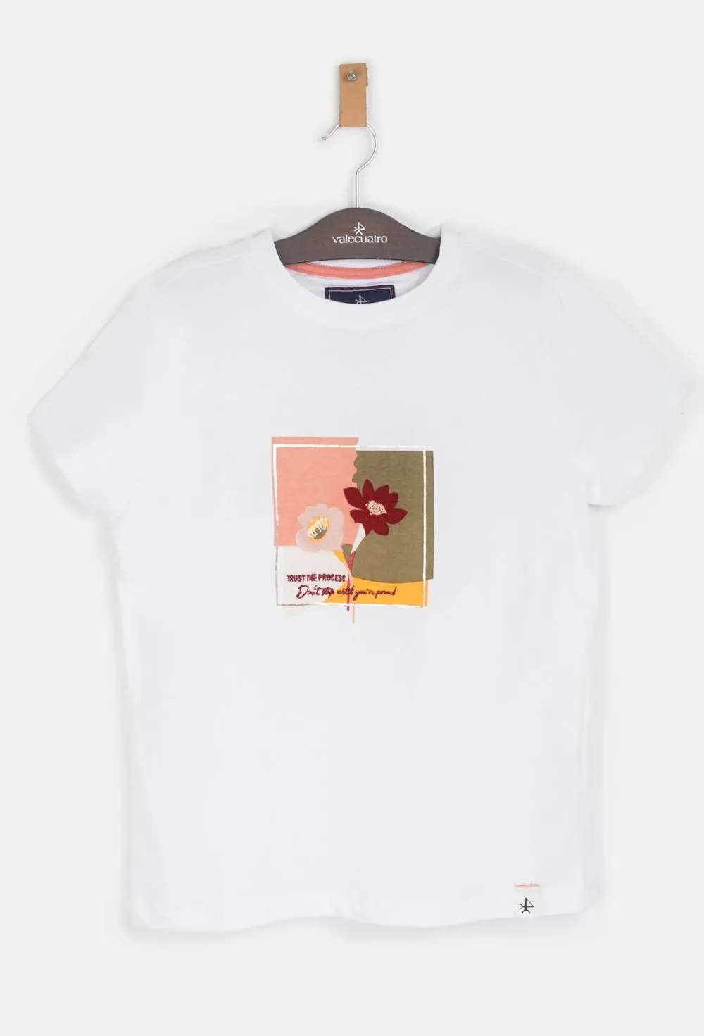 Camiseta de mujer modelo flowers blanca