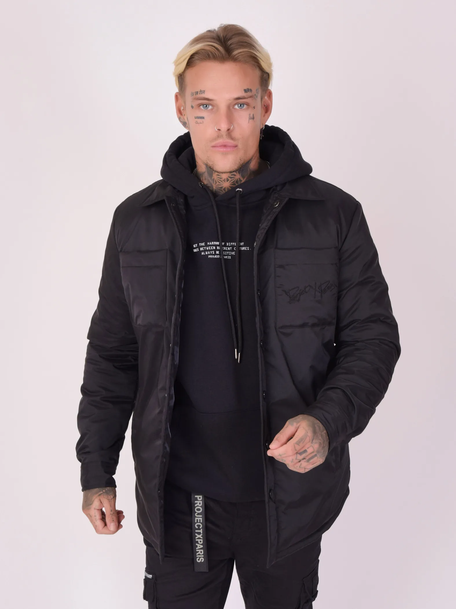 Chaqueta básica con bolsillos