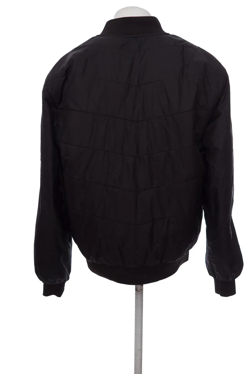 CHAQUETA COLOR NEGRO  KOAJ