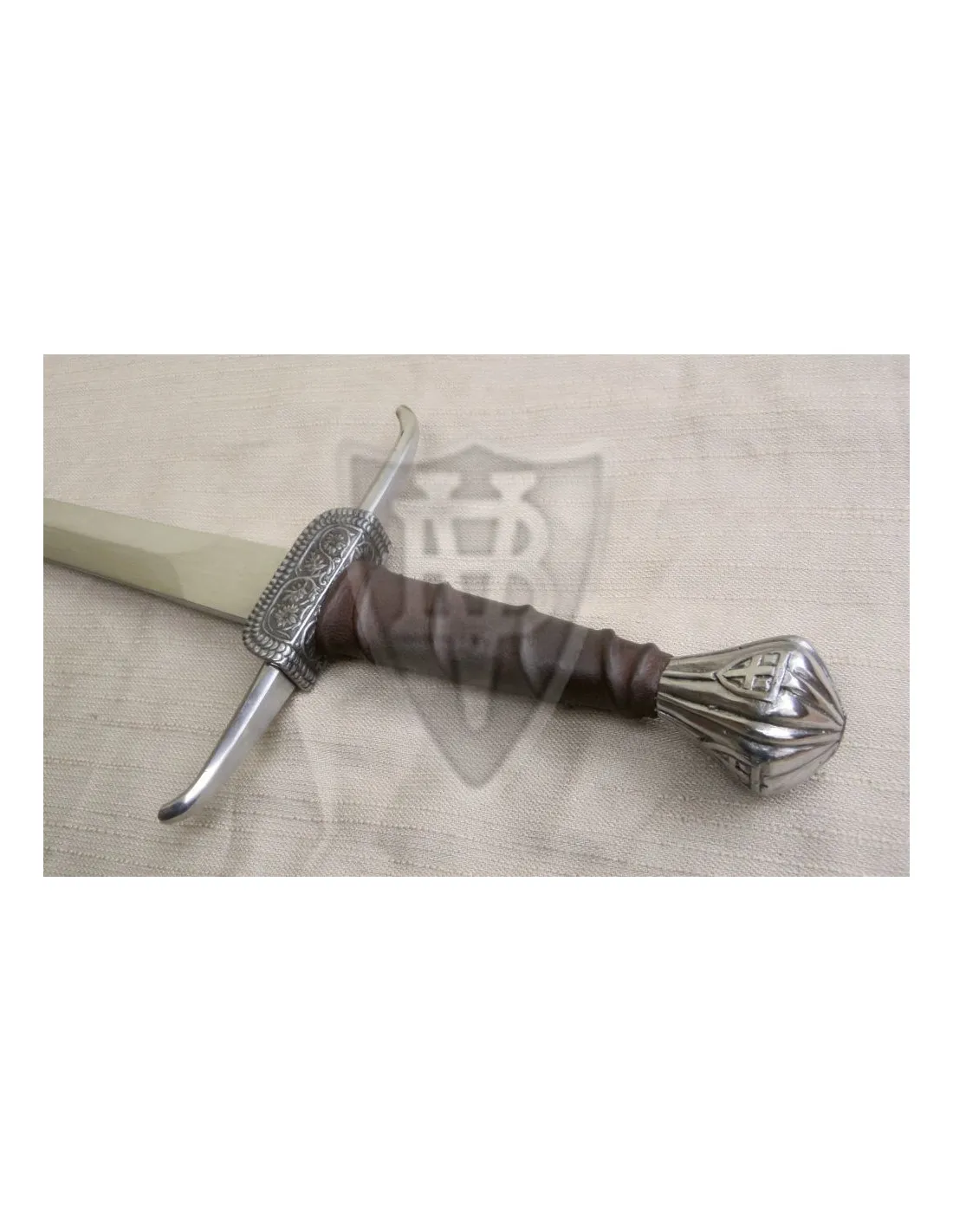 Espada funcional de una mano pomo cruces
