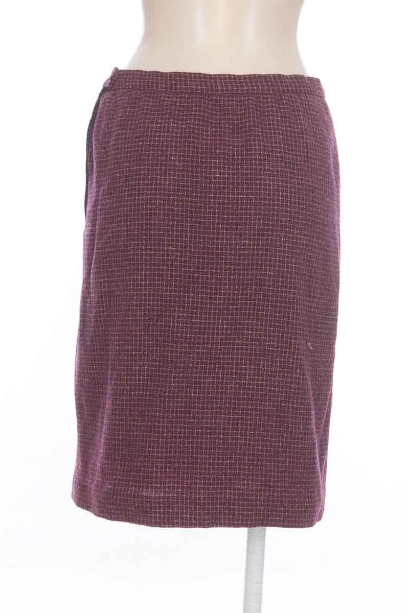 FALDA COLOR VINOTINTO  CLOSEANDO