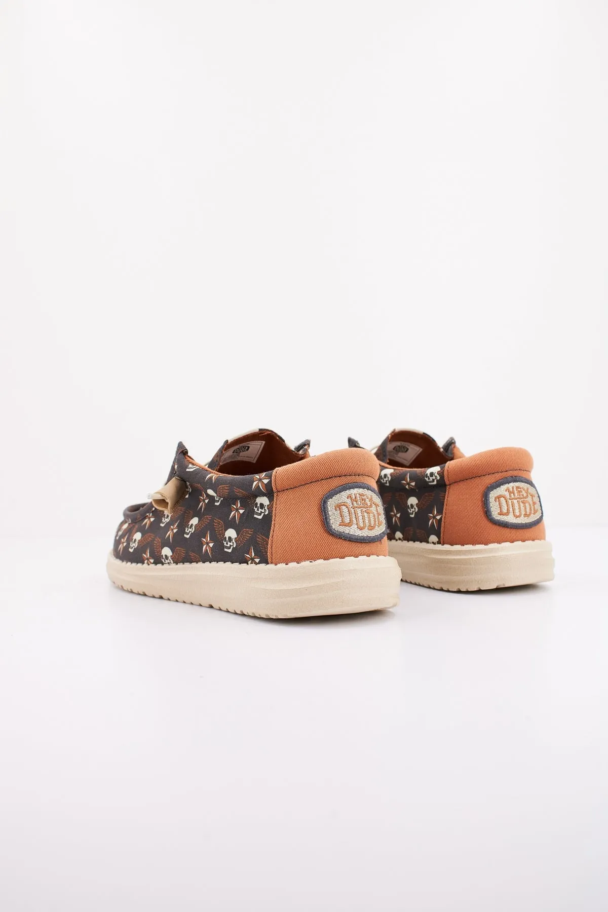 HEY DUDE WALLY STARS N SKULLS PRINT