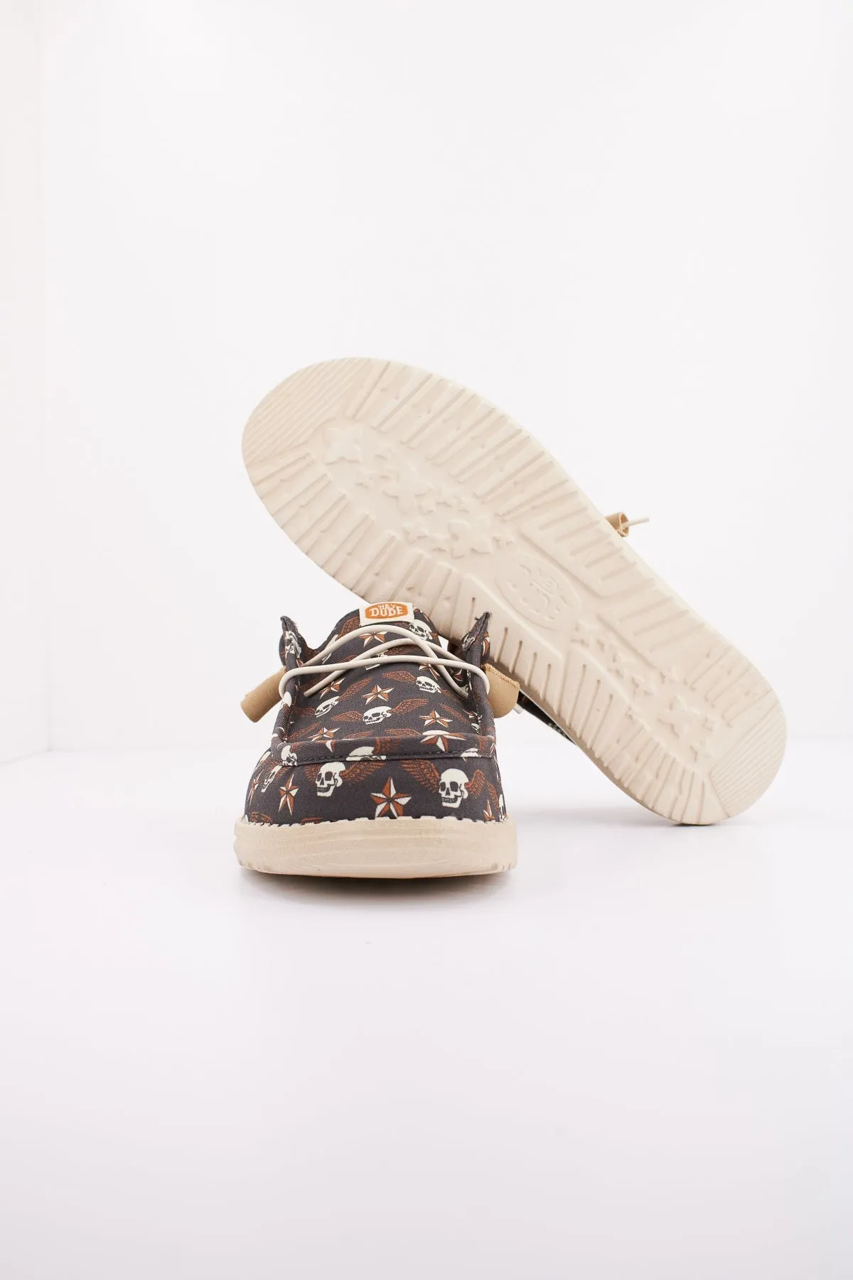 HEY DUDE WALLY STARS N SKULLS PRINT