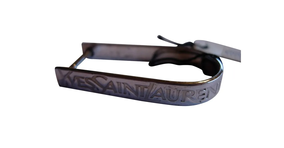 Llavero Yves Saint Laurent en plata de ley. 925 