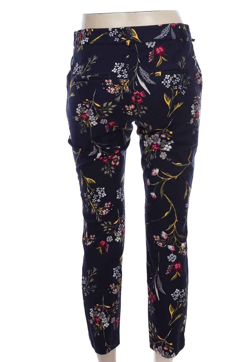 PANTALóN COLOR AZUL  STRADIVARIUS