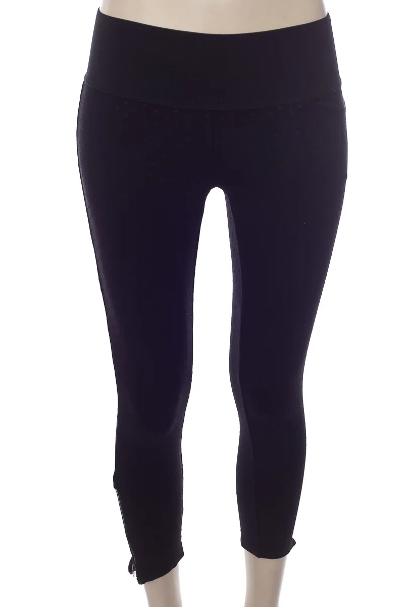 PANTALóN COLOR NEGRO  BASEMENT
