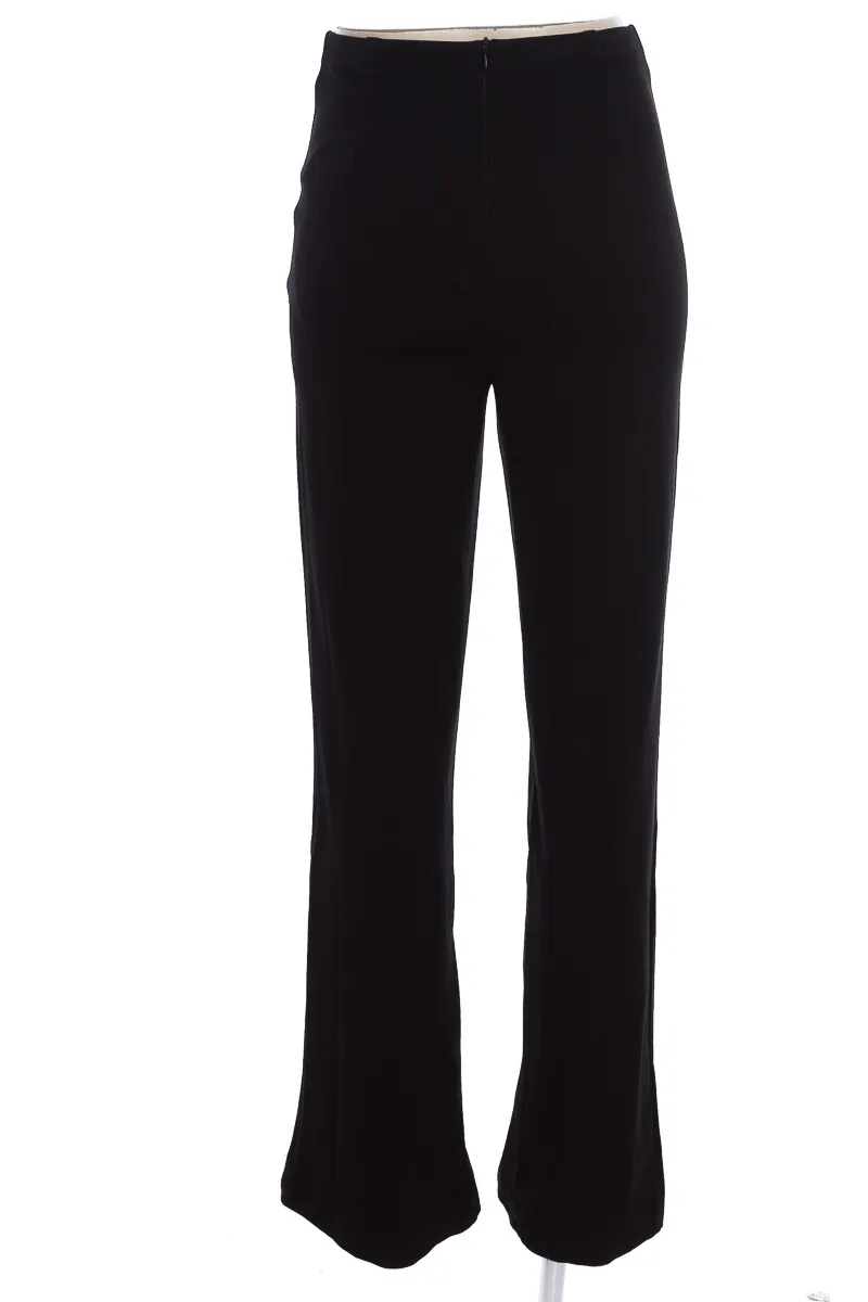 PANTALóN COLOR NEGRO  CLOSEANDO