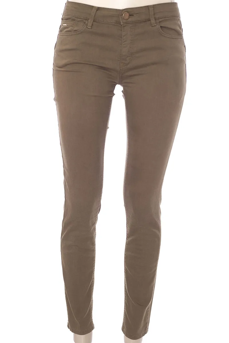 PANTALóN COLOR VERDE  STRADIVARIUS