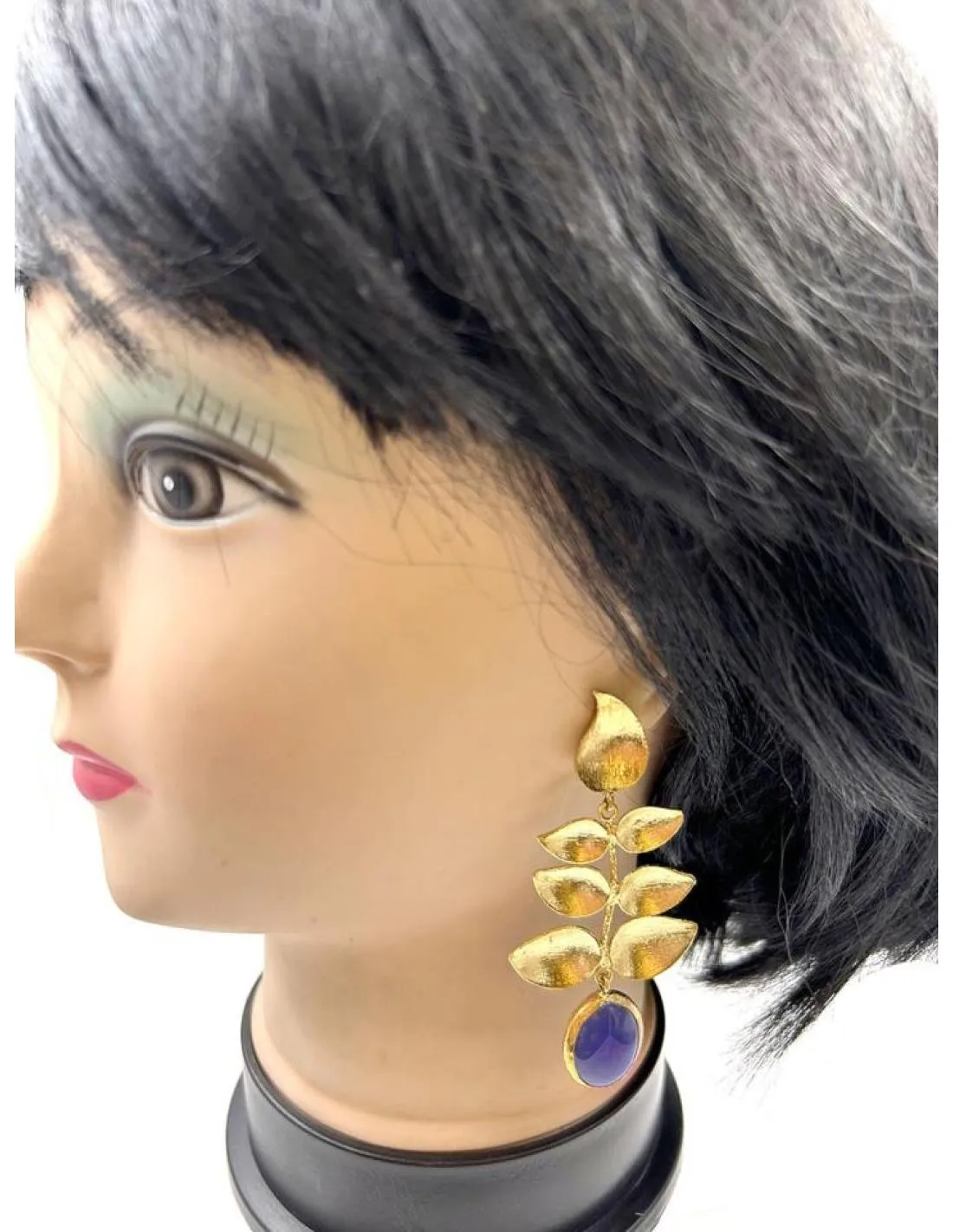 PENDIENTES BODA LARGOS DORADOS Y LILAS CON HOJAS DE INVITADA PERFECTA