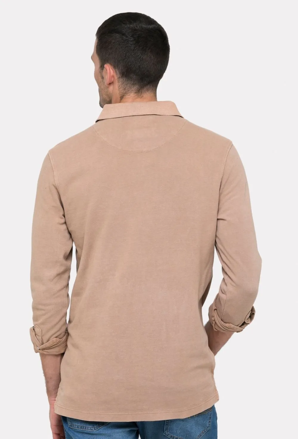 Polo manga larga modelo vintage marrón