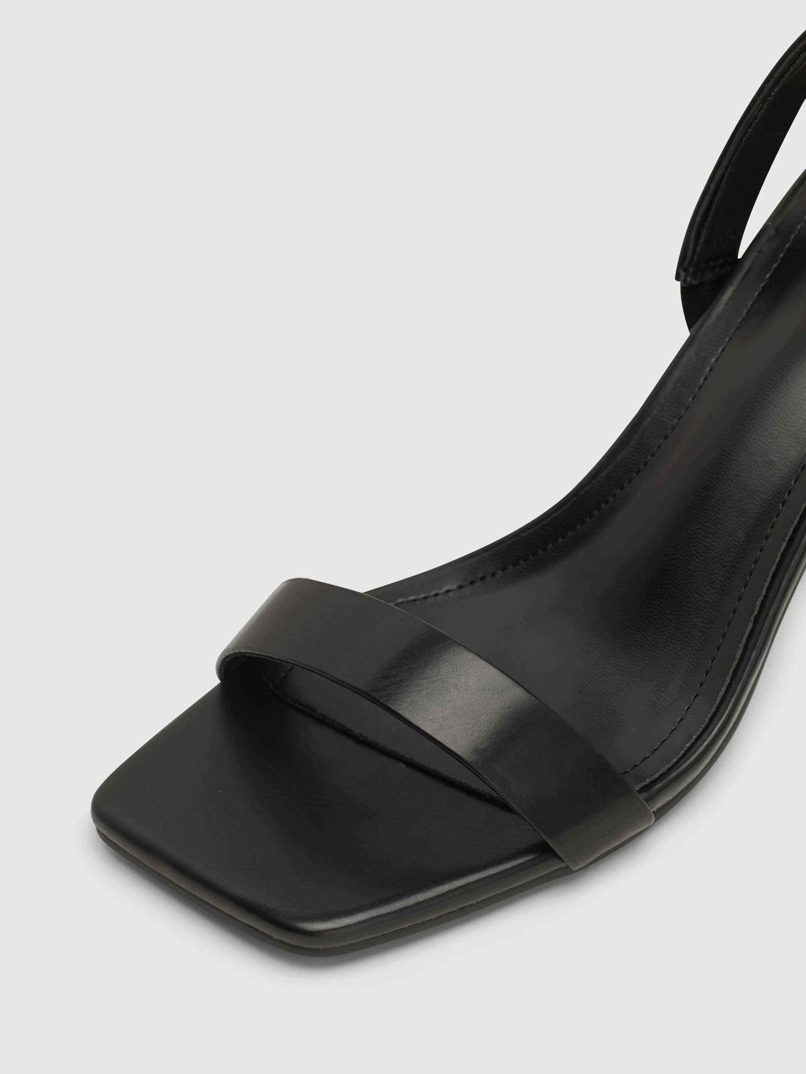 Sandalias con Tacón Grueso de Banda Única