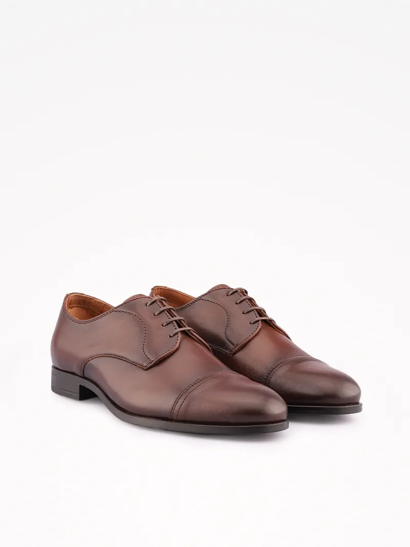 SAPATO DERBY TOSCANINI EM PELE COM CAP TOE