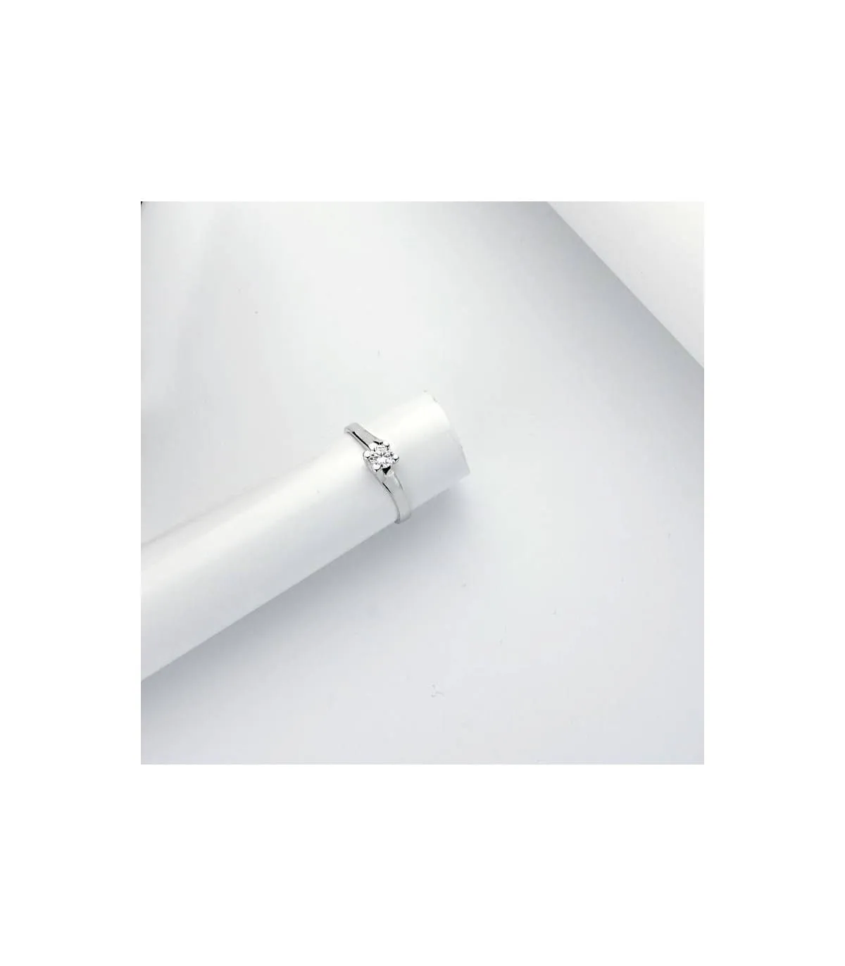 Solitario blanco Salonia 18 Ktes