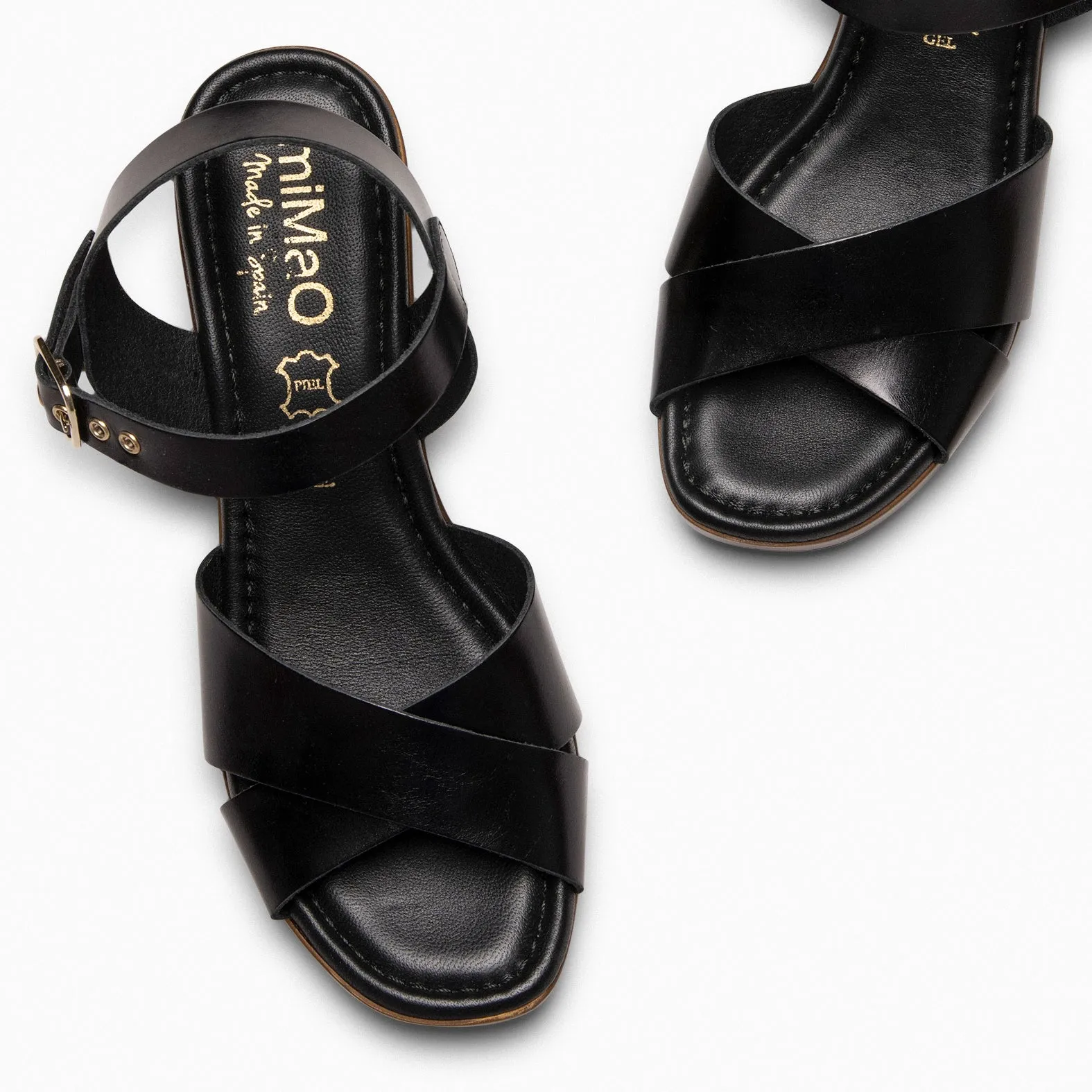 TAVIRA  SANDALIAS DE TACóN ANCHO NEGRO