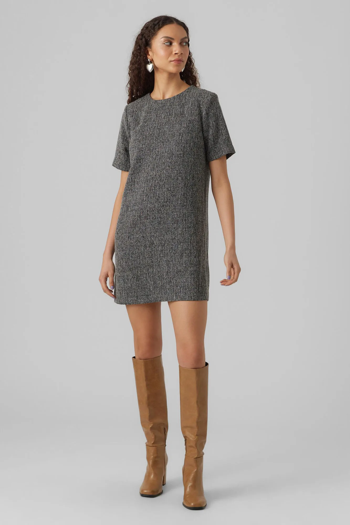Vero Moda Vestido corto de manga corta