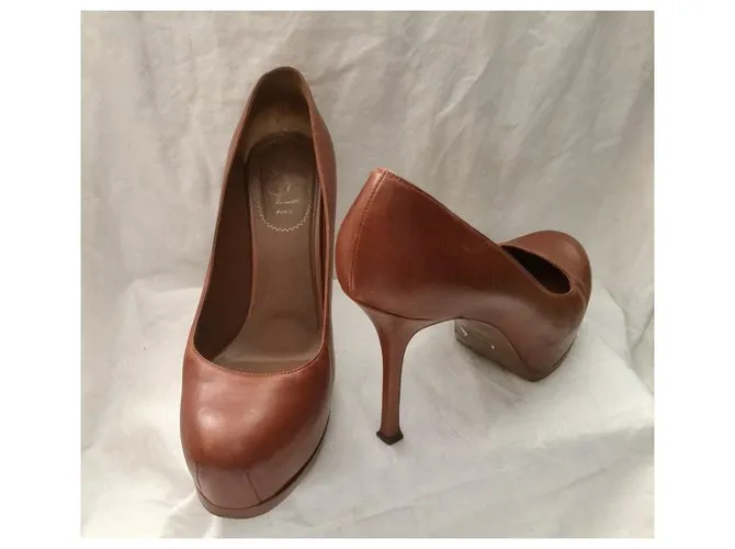Yves Saint Laurent Bombas YSL Tribute Rive Gauche Castaño 