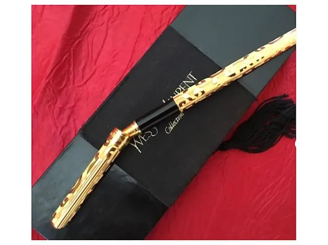 Yves Saint Laurent Chyc Dorado 