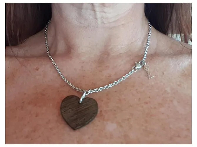 Yves Saint Laurent Colgante corazón en madera y plata 925 Castaño 