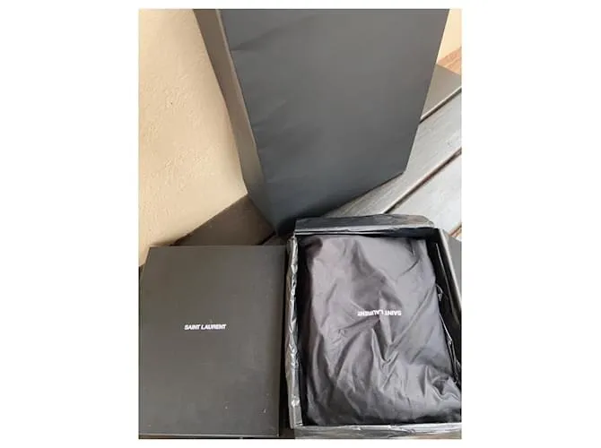 Yves Saint Laurent LOU Dorado 