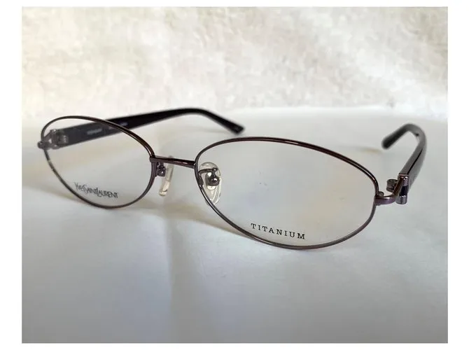 Yves Saint Laurent Monturas de titanio violeta oscuro YSL Púrpura 