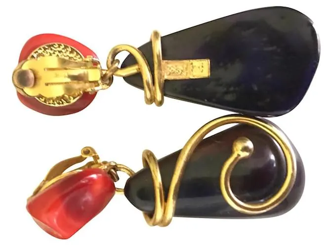 Yves Saint Laurent No conozco el modelo Roja Púrpura 