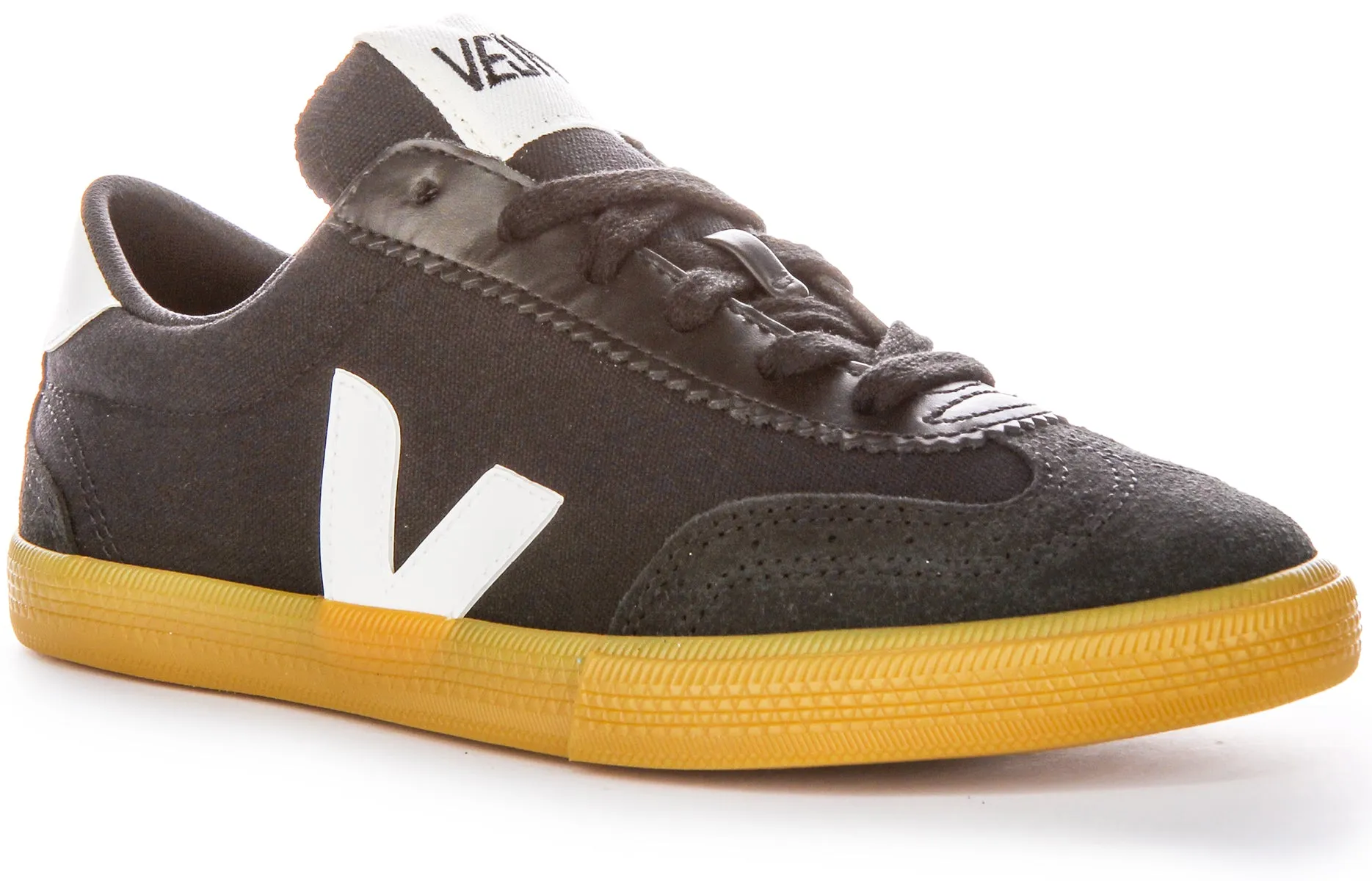 Zapatillas de voleibol de lona y gamuza Veja Volley inspiradas en los años 70 para mujer en blanco