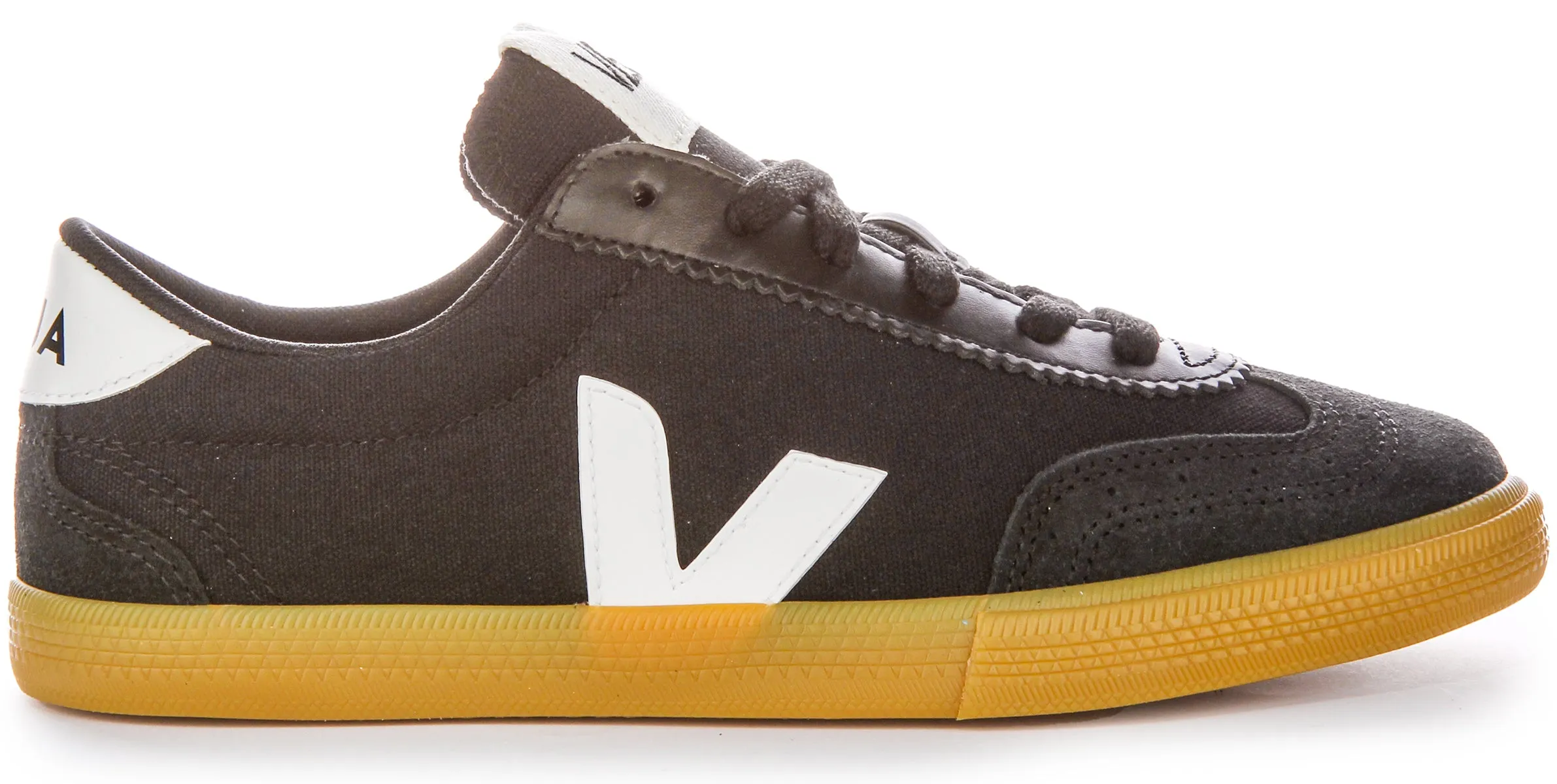 Zapatillas de voleibol de lona y gamuza Veja Volley inspiradas en los años 70 para mujer en blanco