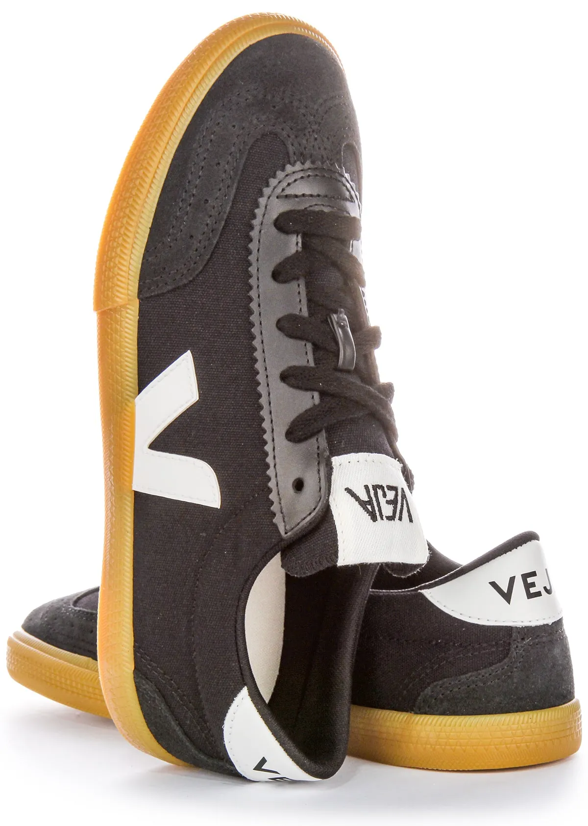 Zapatillas de voleibol de lona y gamuza Veja Volley inspiradas en los años 70 para mujer en blanco