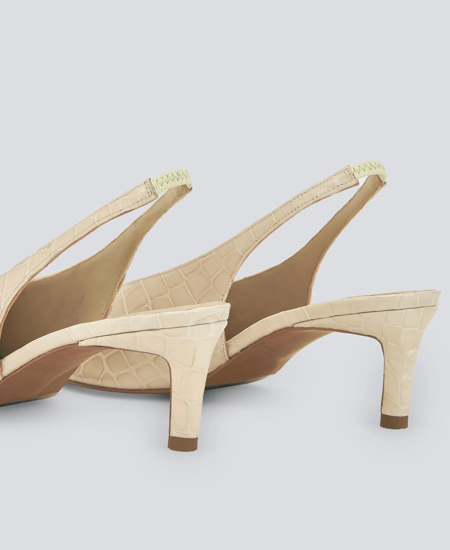 Zapato tacón destalonado en piel mujer