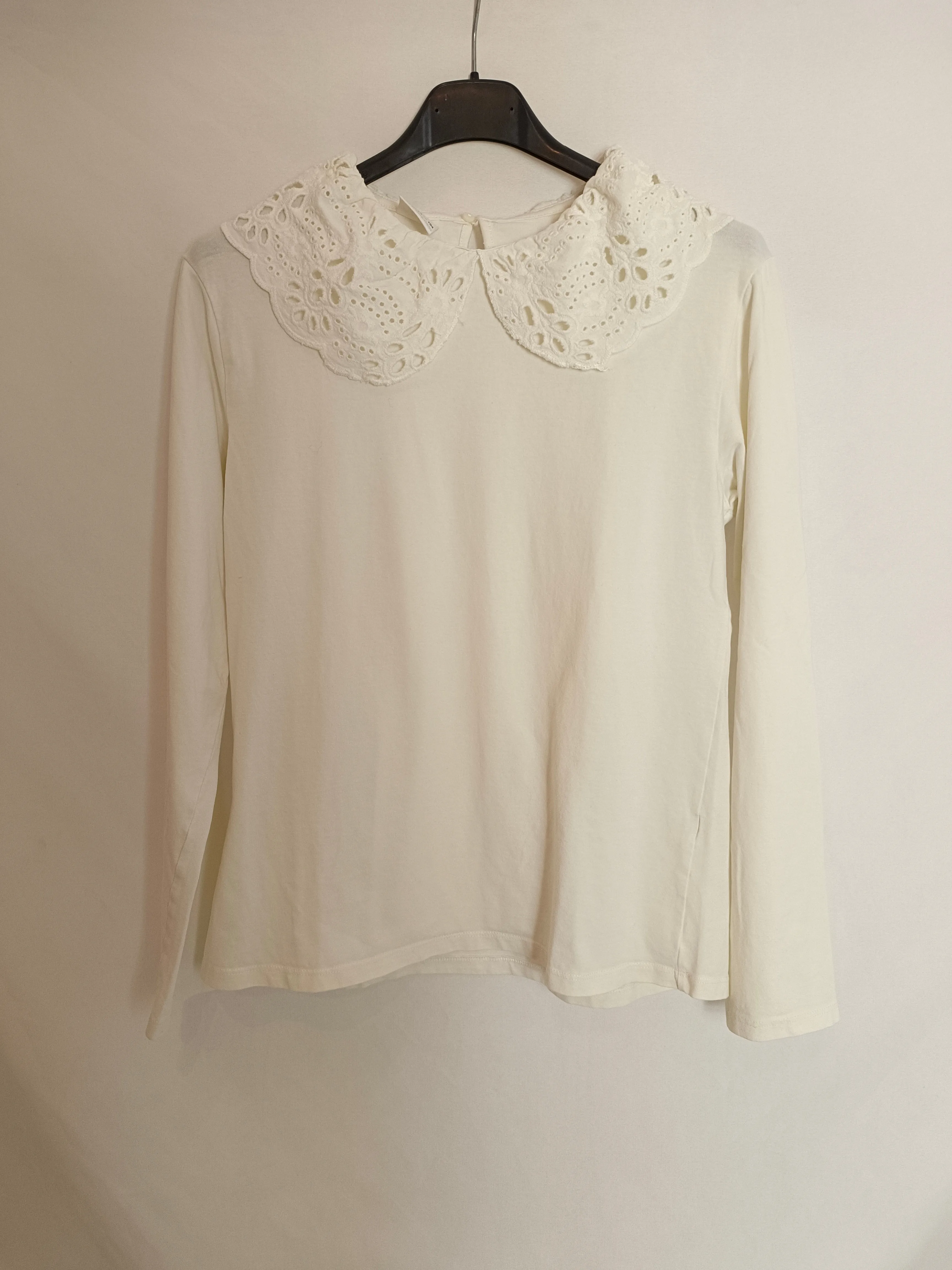 ZARA. Camiseta blanca cuello T.13/14(xxs)